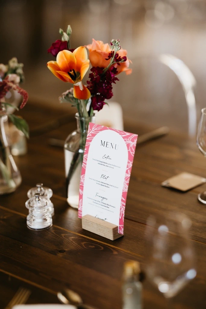 Menu sur présentoir à table 